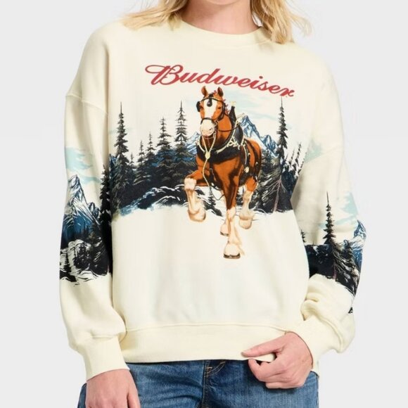 NWT Budweiser Hybrid Clydesdale Horse Graphic Fleece Sweatshirt XS Holiday S - Picture 1 of 14